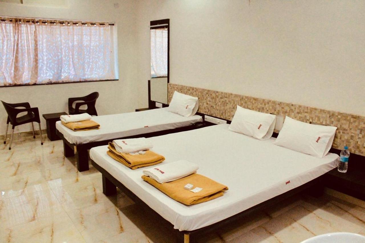 Hotel Mangalam Kurandvad Esterno foto