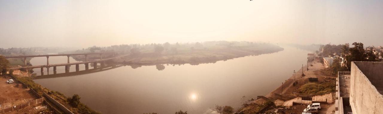 Hotel Mangalam Kurandvad Esterno foto